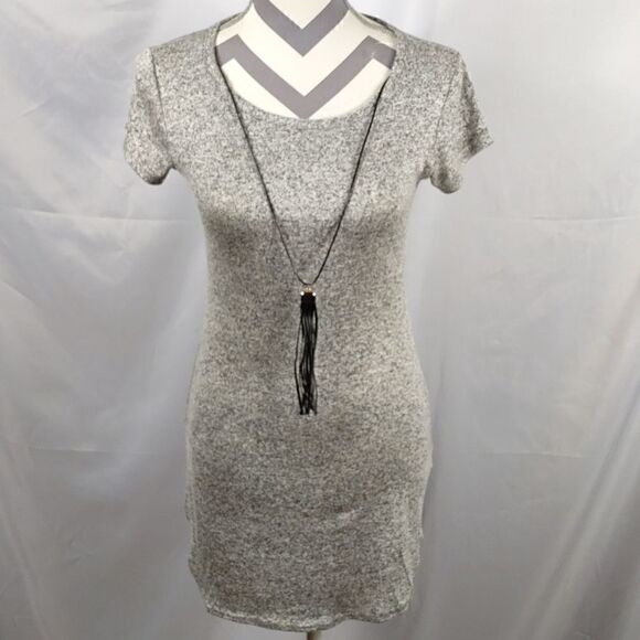 Pinc Gray Knit Dress with Faux Leather & Gold Necklace. - Picture 6 of 8